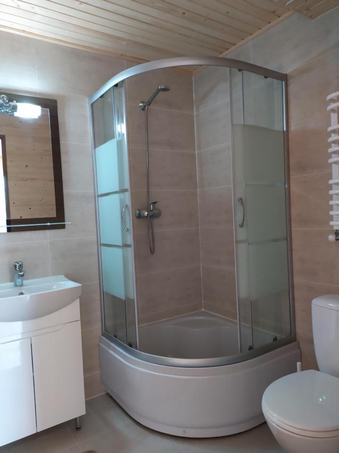 Апартаменти З Двома Спальнями І Кухнею Yaremche Ngoại thất bức ảnh