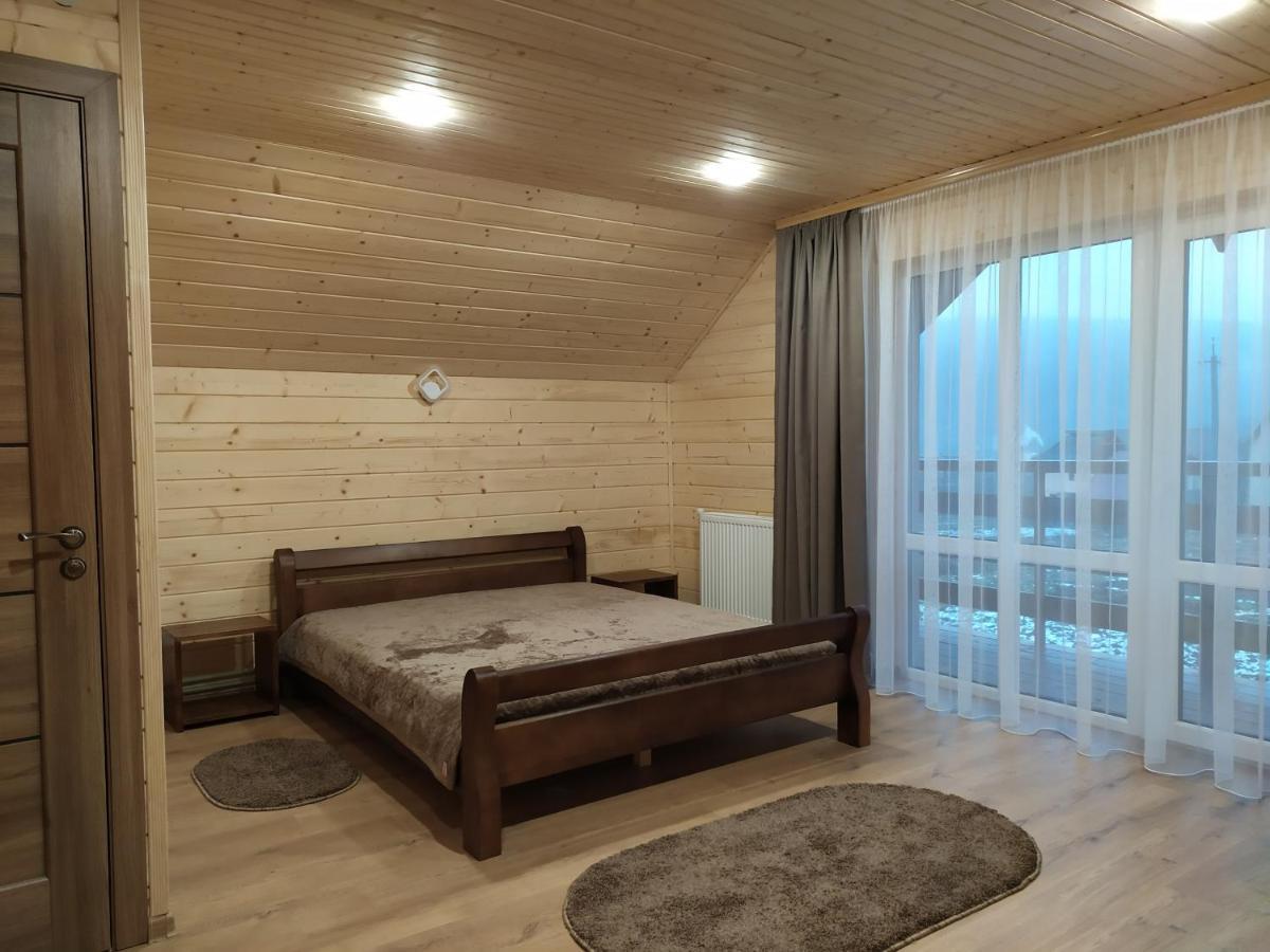 Апартаменти З Двома Спальнями І Кухнею Yaremche Ngoại thất bức ảnh